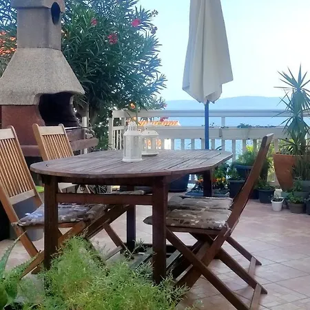 Sea-view Apartments, 2 Bedrooms, 2 Baths, 50 Meters From Beach! Traù