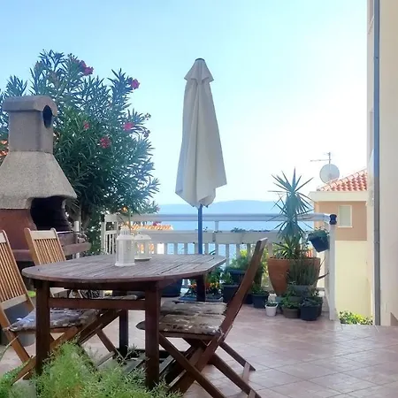 Sea-view Apartments, 2 Bedrooms, 2 Baths, 50 Meters From Beach! Appartamento