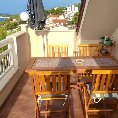 Sea-view Apartments, 2 Bedrooms, 2 Baths, 50 Meters From Beach! Appartamento
