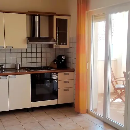 Sea-view Apartments, 2 Bedrooms, 2 Baths, 50 Meters From Beach! Appartamento