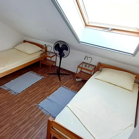 Sea-view Apartments, 2 Bedrooms, 2 Baths, 50 Meters From Beach! * Traù