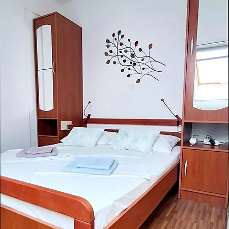 Sea-view Apartments, 2 Bedrooms, 2 Baths, 50 Meters From Beach! Appartamento *