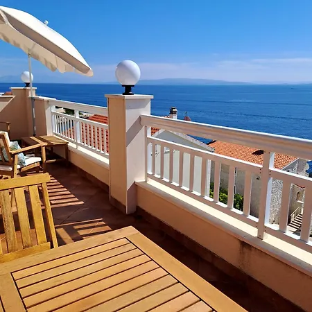 Sea-view Apartments, 2 Bedrooms, 2 Baths, 50 Meters From Beach! * Traù