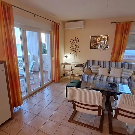 Appartamento Sea-view Apartments, 2 Bedrooms, 2 Baths, 50 Meters From Beach!