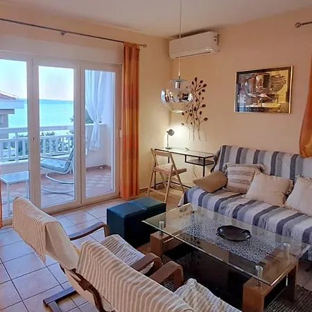 Sea-view Apartments, 2 Bedrooms, 2 Baths, 50 Meters From Beach! Appartamento Traù