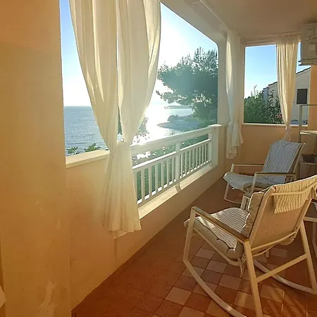 Sea-view Apartments, 2 Bedrooms, 2 Baths, 50 Meters From Beach! Traù