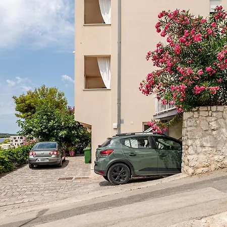Appartamento Sea-view Apartments, 2 Bedrooms, 2 Baths, 50 Meters From Beach!