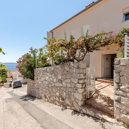 Sea-view Apartments, 2 Bedrooms, 2 Baths, 50 Meters From Beach! Appartamento *