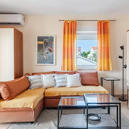Sea-view Apartments, 2 Bedrooms, 2 Baths, 50 Meters From Beach! Appartamento *