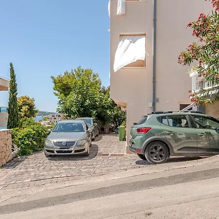 Sea-view Apartments, 2 Bedrooms, 2 Baths, 50 Meters From Beach! Appartamento