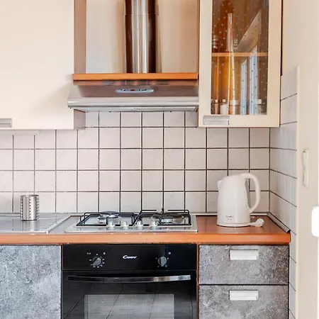 Sea-view Apartments, 2 Bedrooms, 2 Baths, 50 Meters From Beach! Appartamento