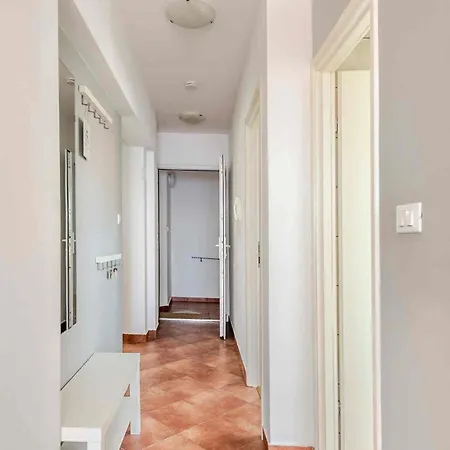 Appartamento Sea-view Apartments, 2 Bedrooms, 2 Baths, 50 Meters From Beach!