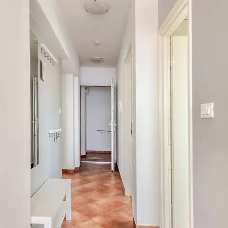 Sea-view Apartments, 2 Bedrooms, 2 Baths, 50 Meters From Beach! Διαμέρισμα Τρογκίρ